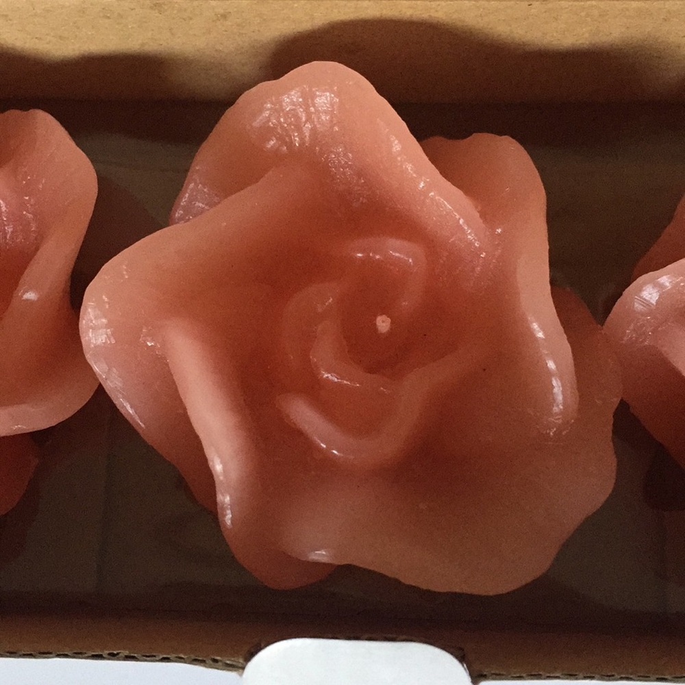 PINK ROSE FLOATING CANDLES - Picture 2 of 5